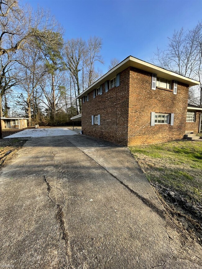 Foto del edificio - 3 br, 2 bath House - 716 Caruthers Road Main