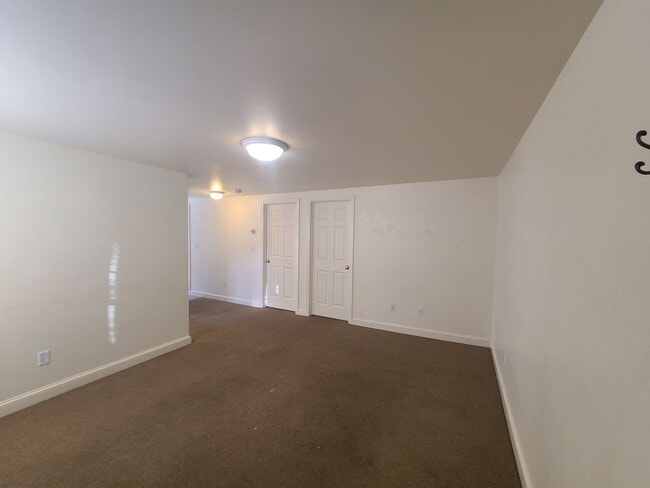 Building Photo - RAILROAD ST 127-133