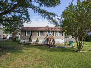 Building Photo - 5007 Glen Tara Dr