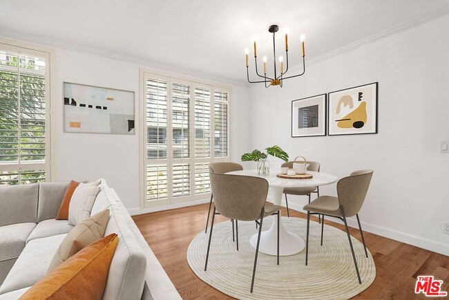 Foto del edificio - 7270 Hillside Ave