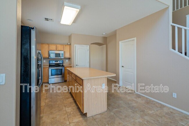 Building Photo - 44299 W Oster Dr