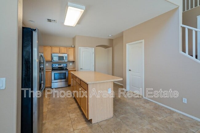 Foto del edificio - 44299 W Oster Dr