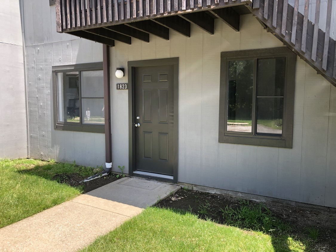 Foto principal - 1823 Brewster Creek Rd