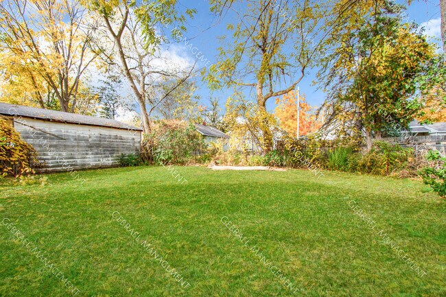 Foto del edificio - 1102 Markham St