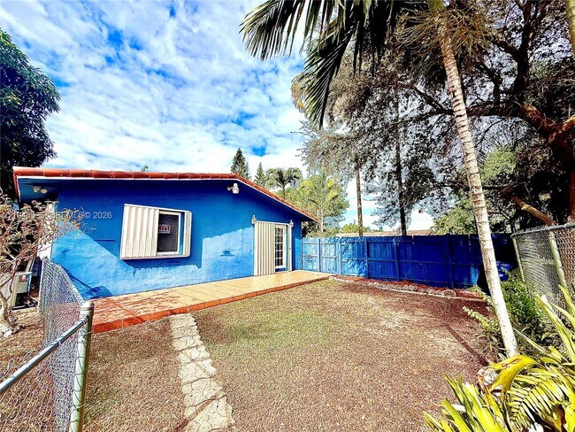 Foto del edificio - 11900 SW 6th St