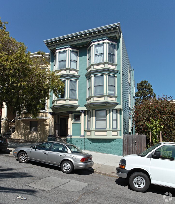 Building Photo - 833 Dolores St