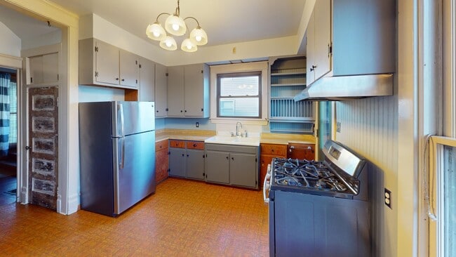 Building Photo - 810 S Galena Ave