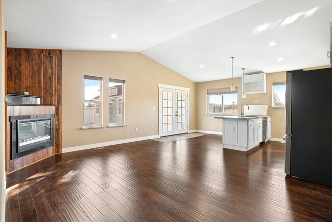 Building Photo - Now Available for Rent – Beautifully Upgra...