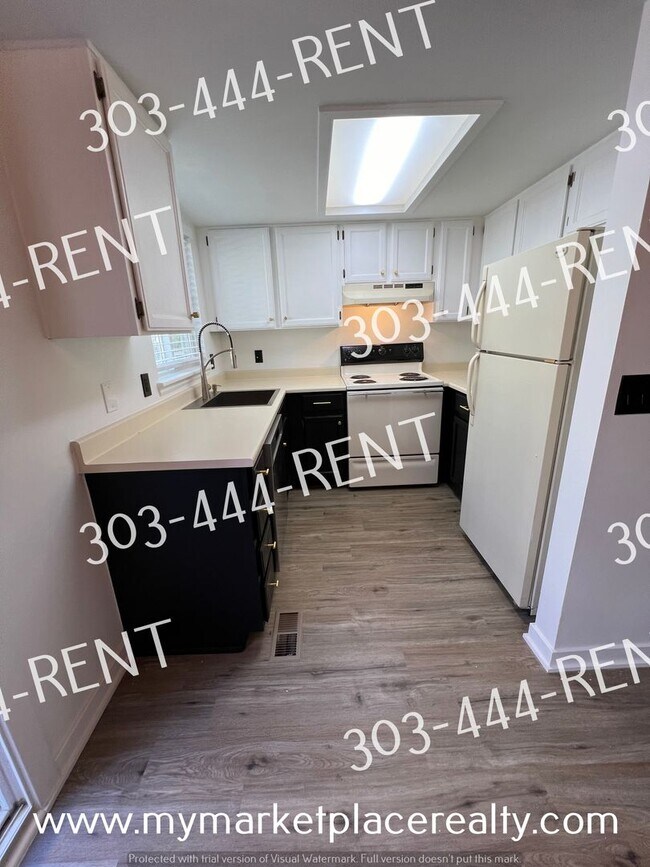 Building Photo - Cute Condo Located in Arvada!