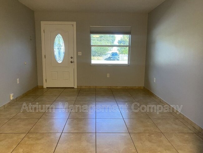 Foto del edificio - 2720 Sunrise Ct