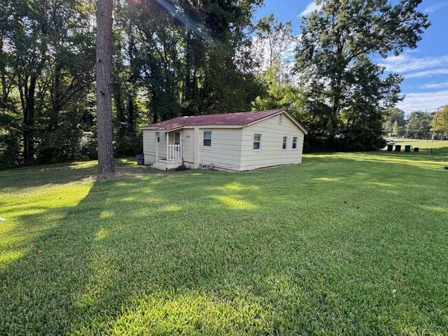 3bed 1.5 bathroom house. - 3bed 1.5 bathroom house.