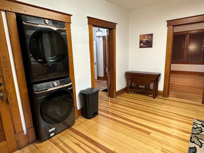 Foto del edificio - 726 E 5th St