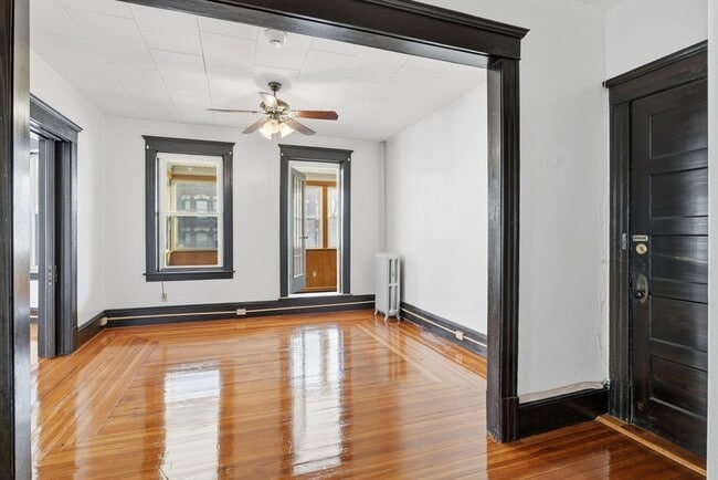 Foto del edificio - 44 Bardwell St