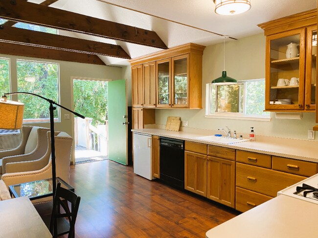 Foto del edificio - 1042 Easum Dr