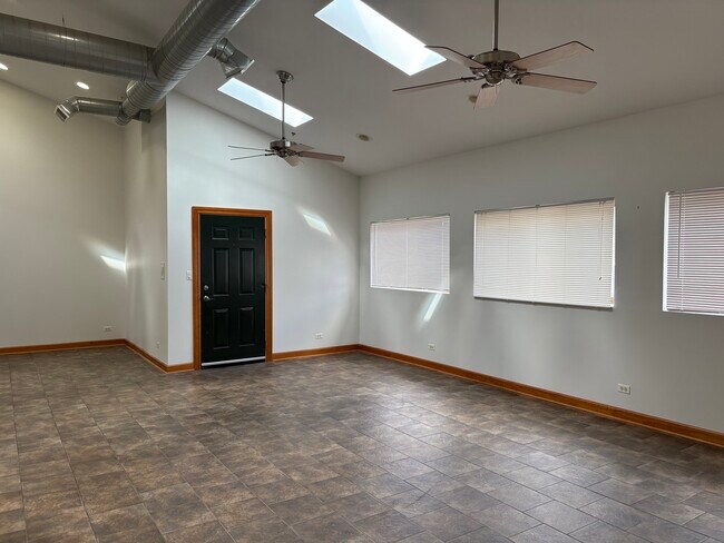 Foto del edificio - 16649 Oak Park Ave