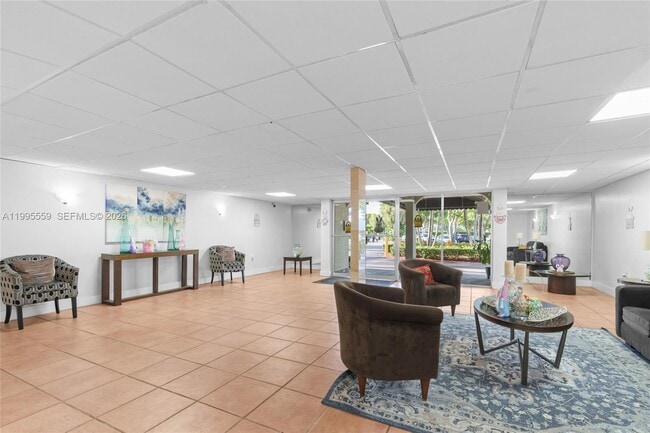 Foto del edificio - 14250 SW 62nd St