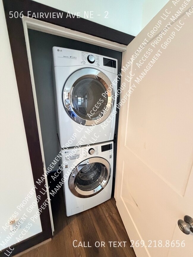 Building Photo - 506 Fairview Ave NE