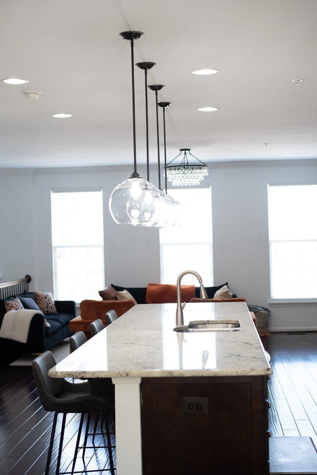 Foto del edificio - 12713 Rustic Rock Ln