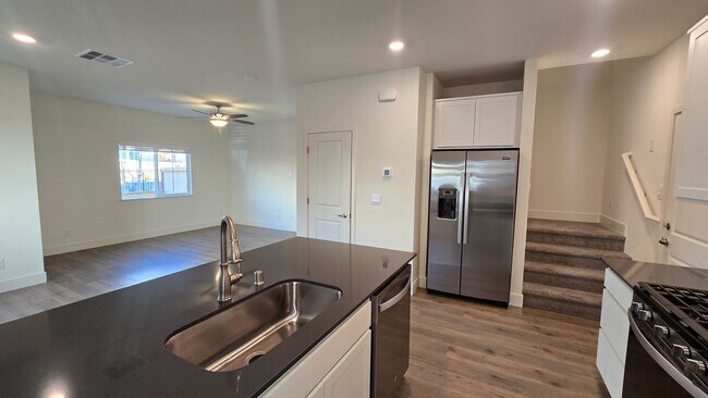 Foto del edificio - Modern 3-Bedroom Townhome – Built 2024 | Move-In Ready