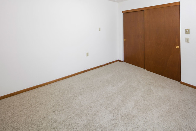Foto del edificio - East Fair Terrace Apartments