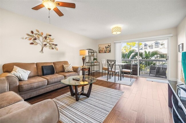 Building Photo - 6826 Stonesthrow Cir N