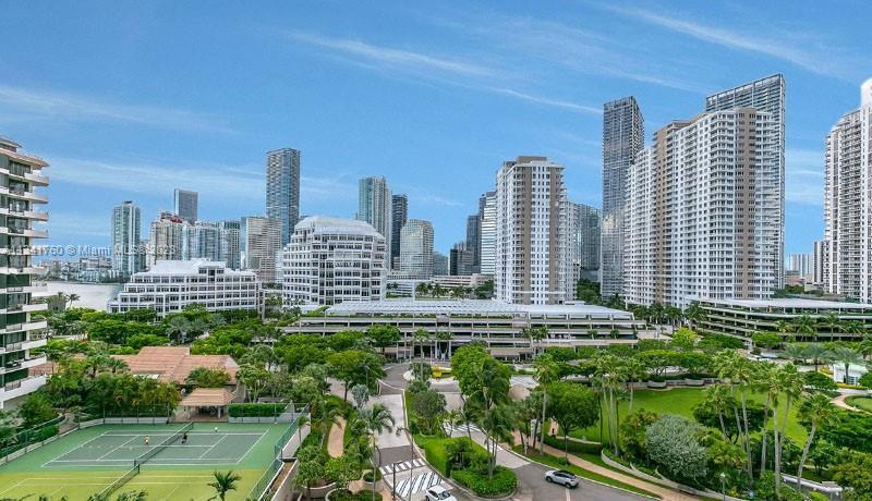 Foto principal - 540 Brickell Key Dr