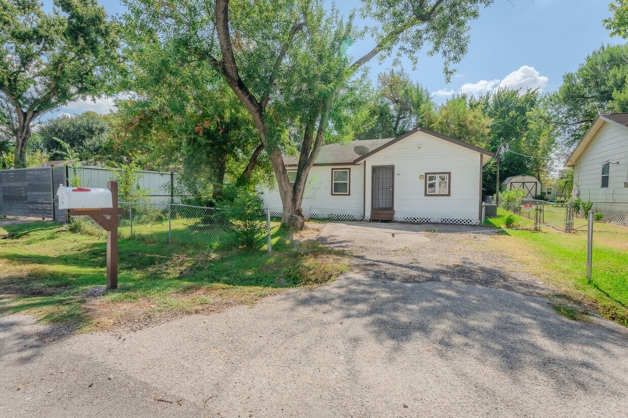 Foto principal - 1114 Blackwood Ave