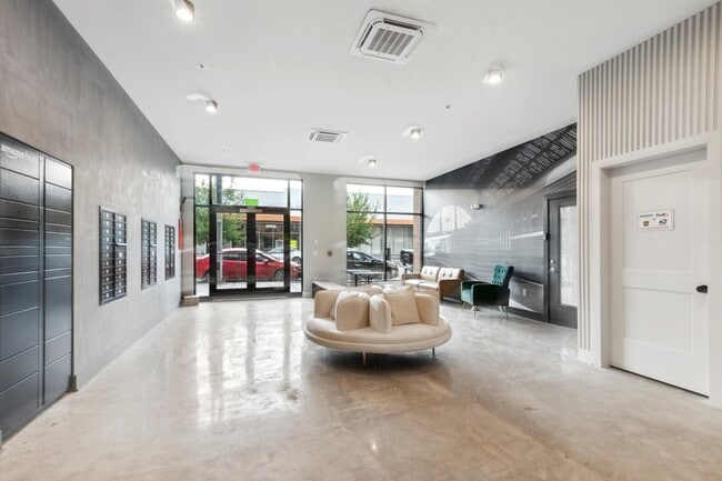 Building Photo - 308 W Chelten Ave