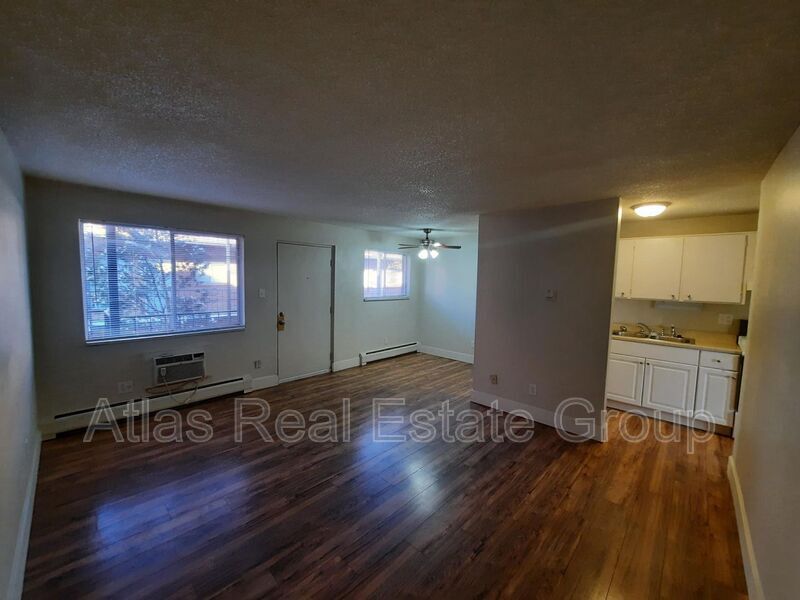 Primary Photo - 4510 W St Clair Pl
