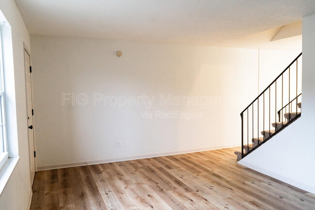 Photo - 3120 E Governor John Sevier Hwy Apartment