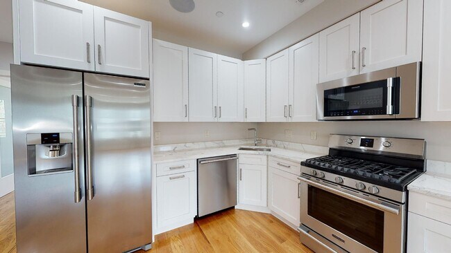 Building Photo - 523 Lamont St NW