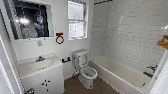 Foto del edificio - 766 E 26th St