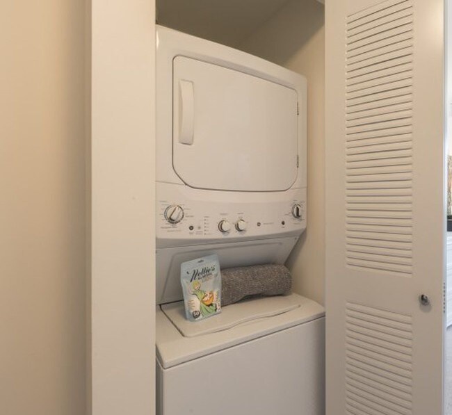 Foto del edificio - 4755 Fauntleroy Way SW