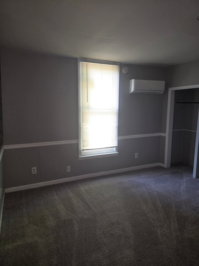 Building Photo - 2123 Highland Ave