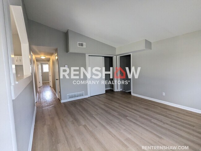 Building Photo - Text the Leasing Team at 901-820-4367 to S...