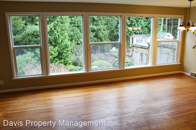 Building Photo - 3 br, 2 bath House - 8234 43rd AVE NE