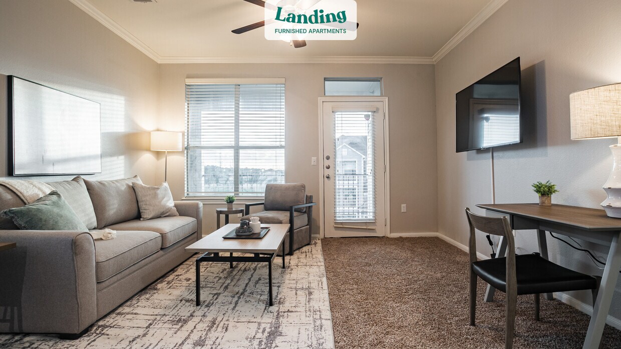 Foto principal - 14807 Woodland Hills Dr
