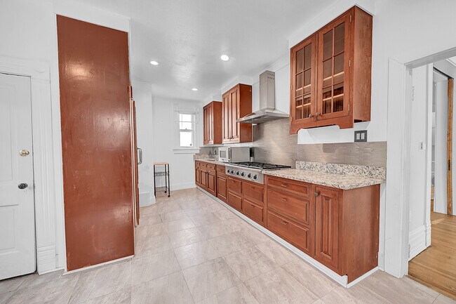 Building Photo - 2125 E 13th Ave