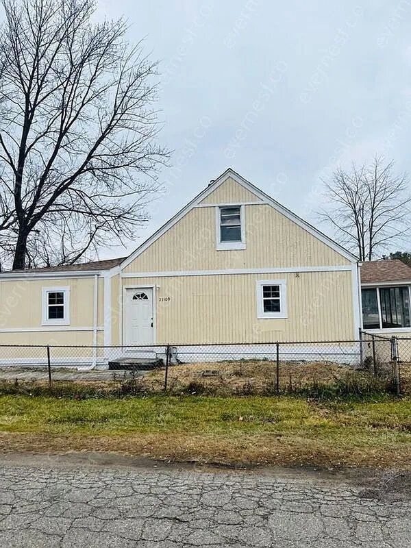Building Photo - 21109 Woodward St