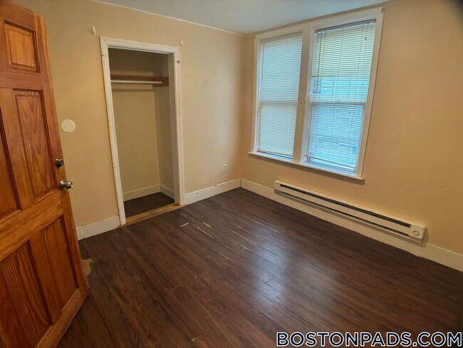 Foto del edificio - 739 Parker St