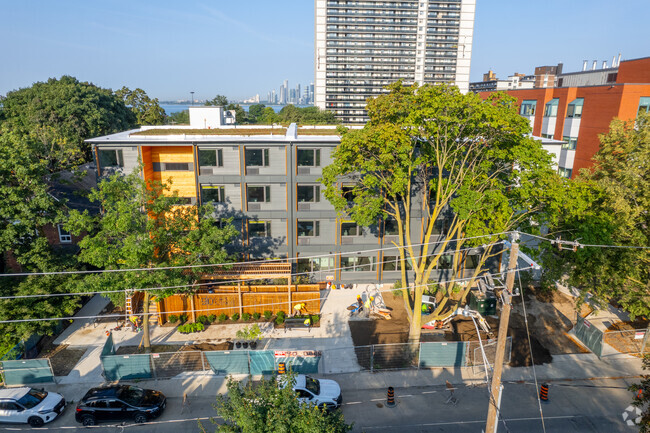 Building Photo - 90 Dunn Av