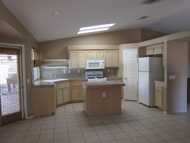 Foto del edificio - 45565 Deerbrook Cir