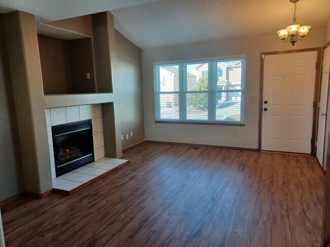 Building Photo - 5075 Balsam St