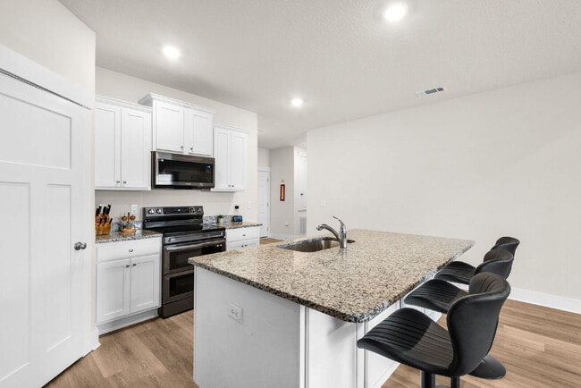 Building Photo - "$400 Off The First Full Month's Rent – Electricity Included!"