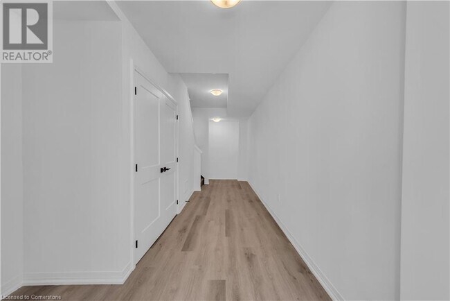 Building Photo - 461 Blackburn Dr