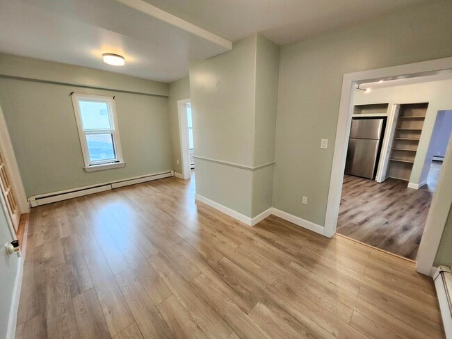 Photo du bâtiment - 309 Duke St W