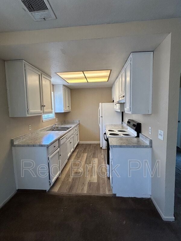 Foto del edificio - 3372 San Mateo Ct