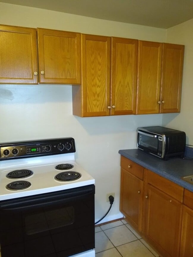 Building Photo - Chapel Hill/South Merritt Mill Road Apartment