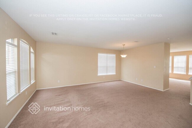 Foto del edificio - 7704 Cresswell Dr