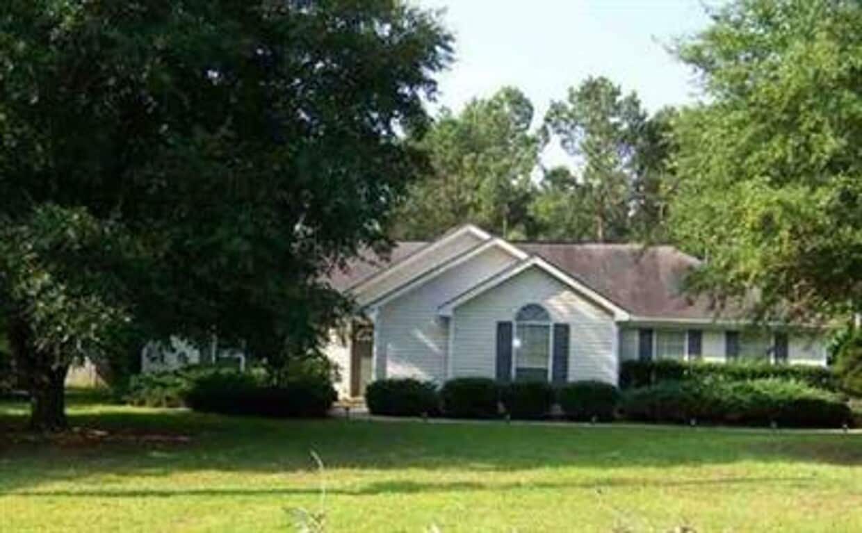 Primary Photo - A Stunning Home Awaits in Crestview Planta...